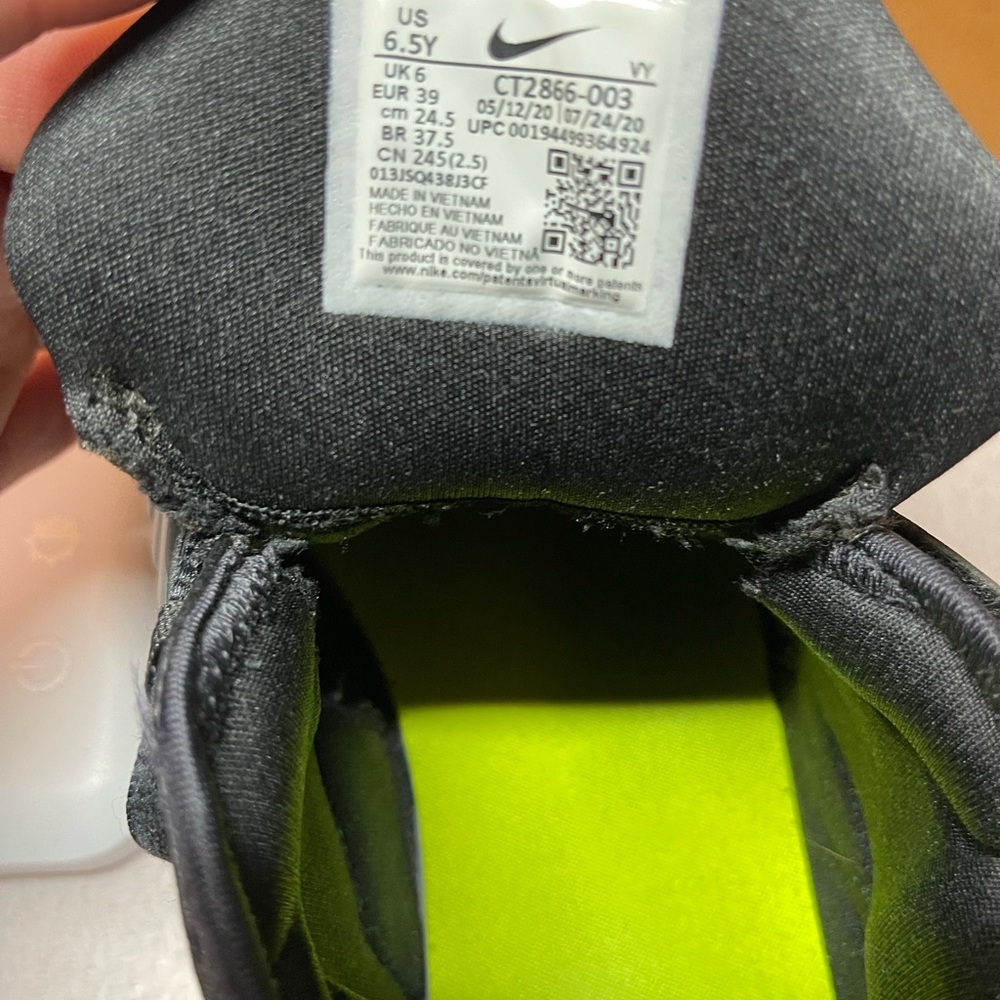 6.5Y Nike Future Court 3 Basketball Shoes Black & Red CT2866-003 - Picture 7 of 11